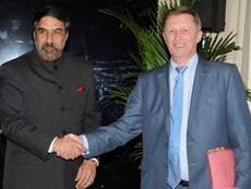 The Union Minister for Commerce and Industry, Anand Sharma and the Deputy Prime Minister of Russia, Mr. S. B. Ivanov